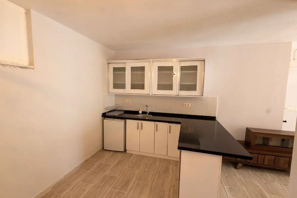 Fitted kitchen